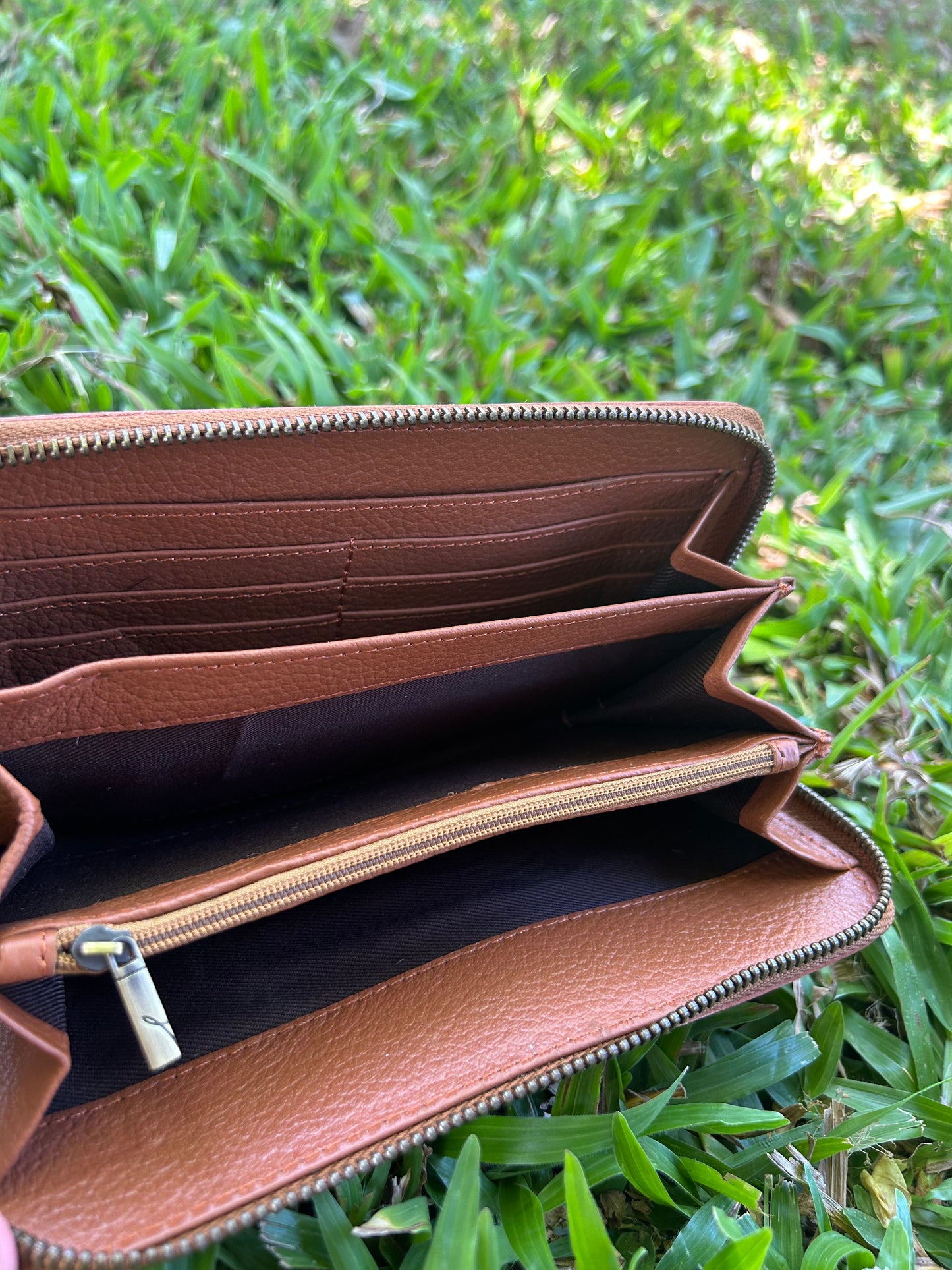 Single Zipper Cow Hide Wallet